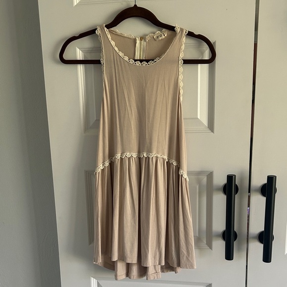 POL Tops - POL BOHO Sleeveless Lace-Trim Beige Swing Tank Top size small